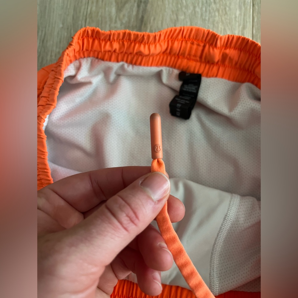 Lululemon Men’s Pace Breaker Lined Short 7" Bright Orange - Size Medium - Picture 5 of 7